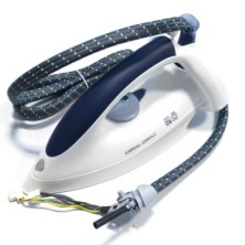 Centro de planchado Tefal Compact Steam CS-00121910, asa de cable vapor.