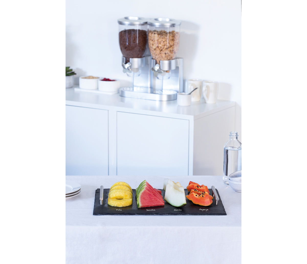 - Bandeja pizarra natural con asas para equipos de cocina - Lacor 61230 - imagen 3